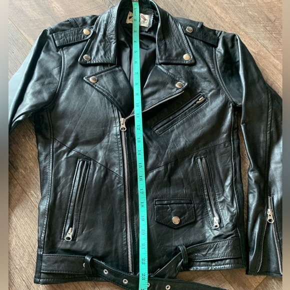 Beautiful handmade reworked leather jacket. - Picture 5 of 6